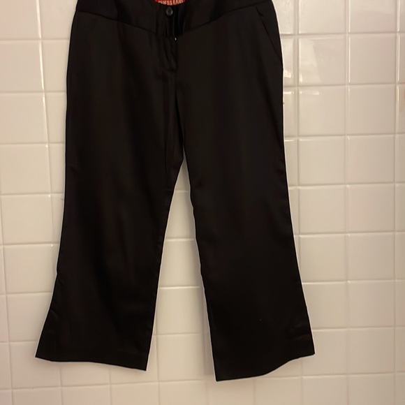 NWT Guess Jeans capri size 26, color black. 2 front pockets and 1 back pocket - Picture 10 of 17